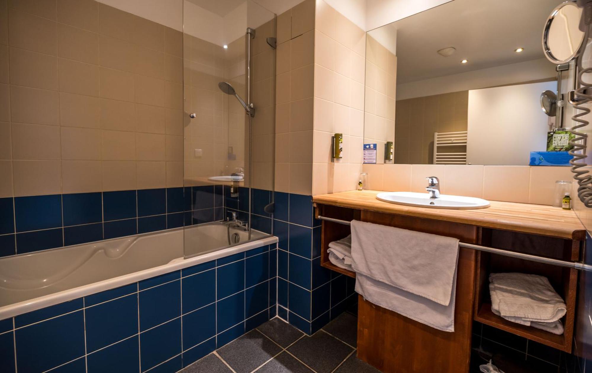 Logis Hotel - La Petite Rade Le Havre Kültér fotó
